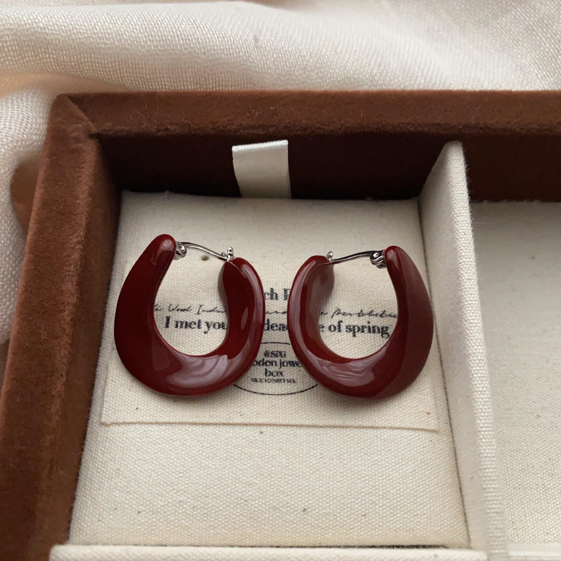 

Minimalist Crescent Curve Dripping Earrings Earrings Three-Dimensional Sense, Personality, High-End Sense, Simple And Neat Lines