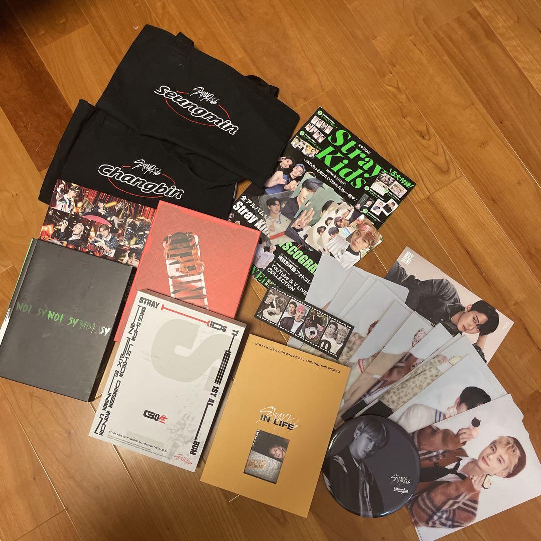 

[USED] Stray Kids merchandise albums etc.