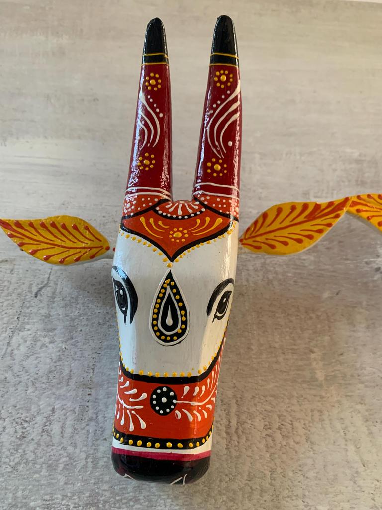 Hand-Painted Wooden Cow Wall Hanging Pair: Vintage Indian Folk Art