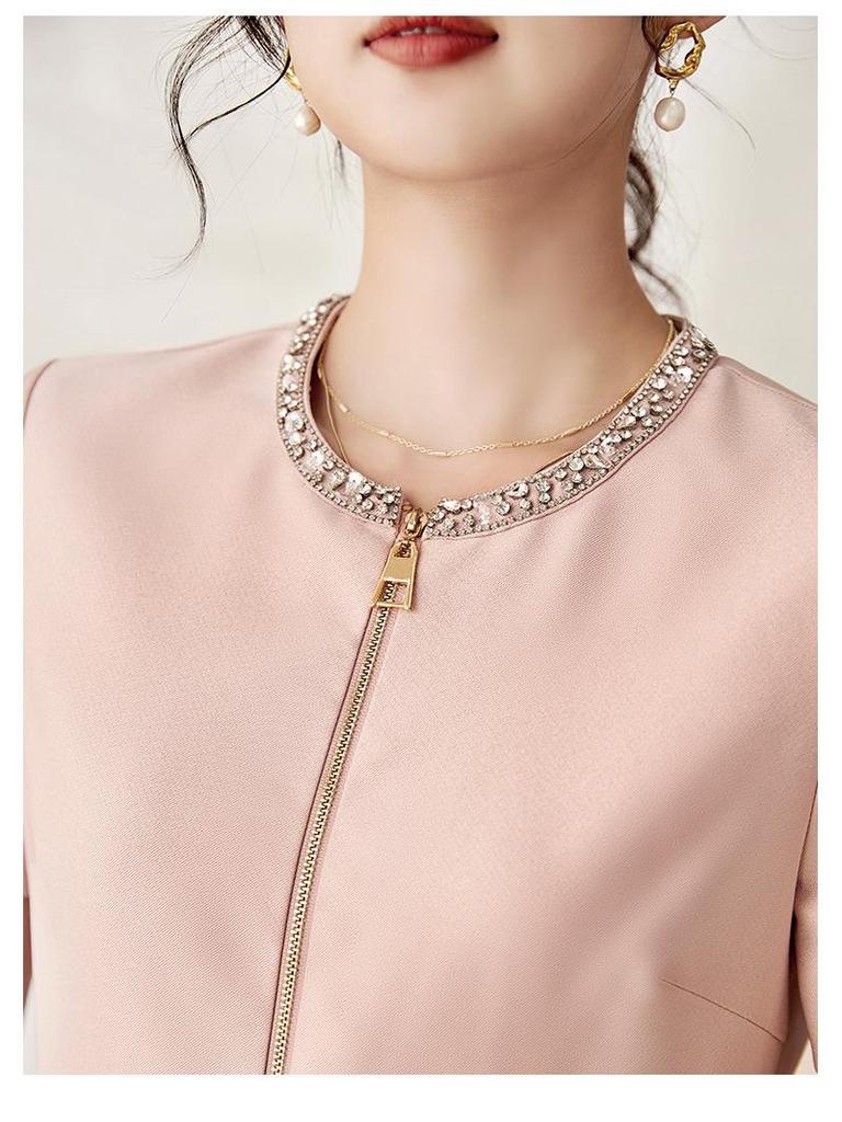 Ladylikes kurzes A-Linien-Kleid mit Strasssteinen und Perlen, taillenbetonend