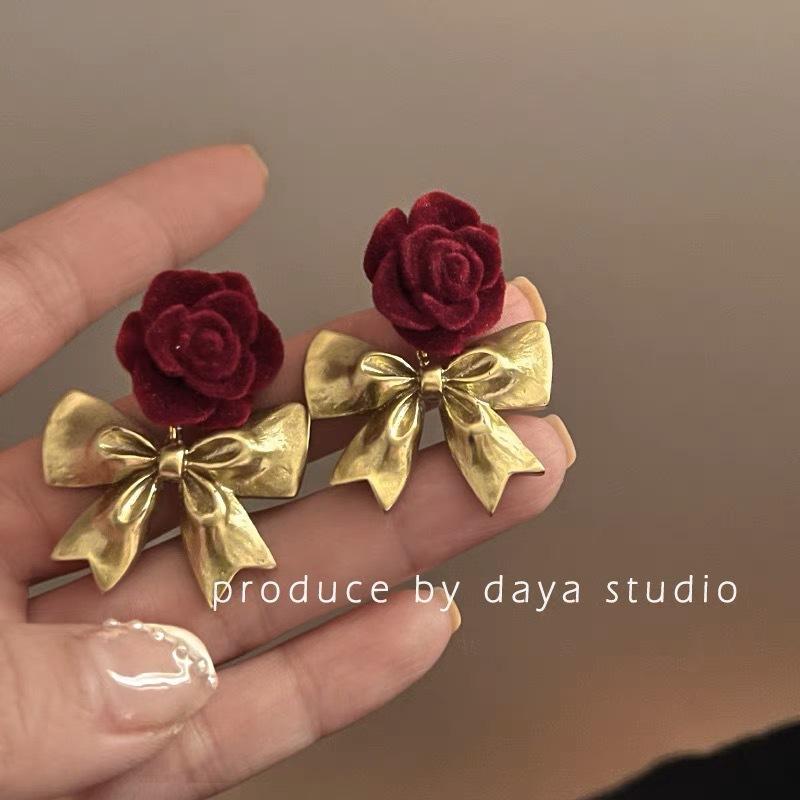 New Fashionable Flocked Earrings, Silver Needle Bow Earrings, High-end Feeling, Niche Red Earrings