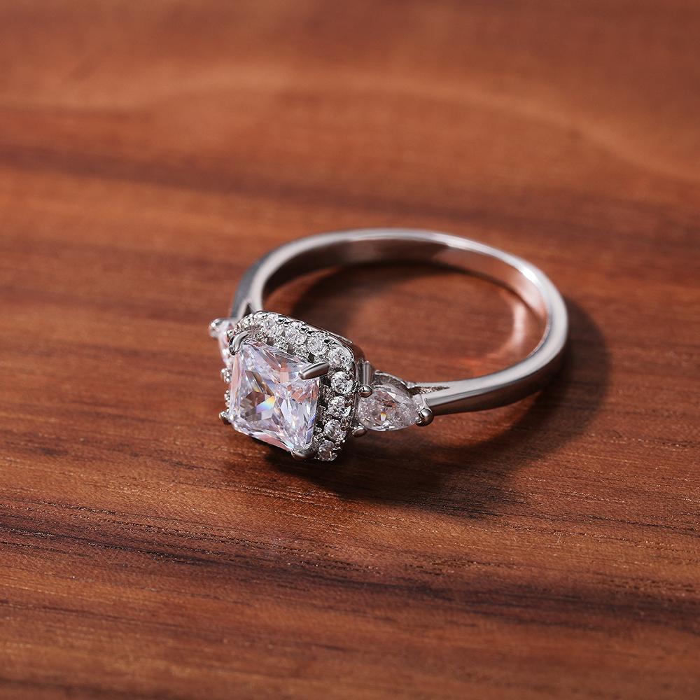 Huitan Simple Style Women Ring Inlaid Bright Princess CZ Fashion Party Daily Versatile Accessories Fancy Wedding Low-key Jewelry