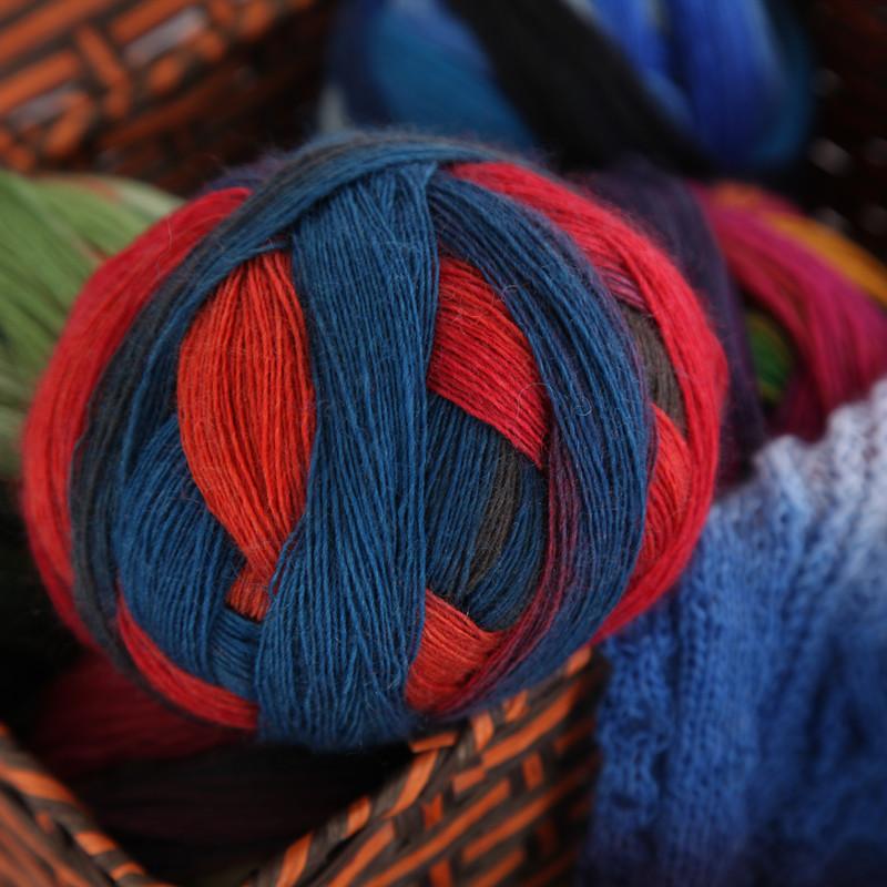 6pcs Gradient Chunky Wool Yarn for Blankets Super Bulky Bundle (600g) - Extra Thick & Soft Hand Knitting Yarn for Cozy DIY Winter Projects