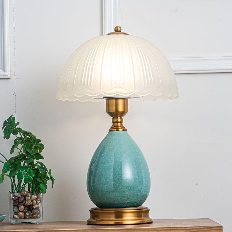 Retro American Ceramic Table Lamp: Modern Bedside Decoration for Master Bedroom