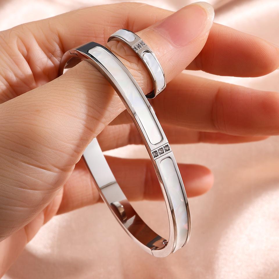 Stainless Steel Bracelet And Ring Set for Women Simple Design Fashionable Jewelry for Parties And Banquets