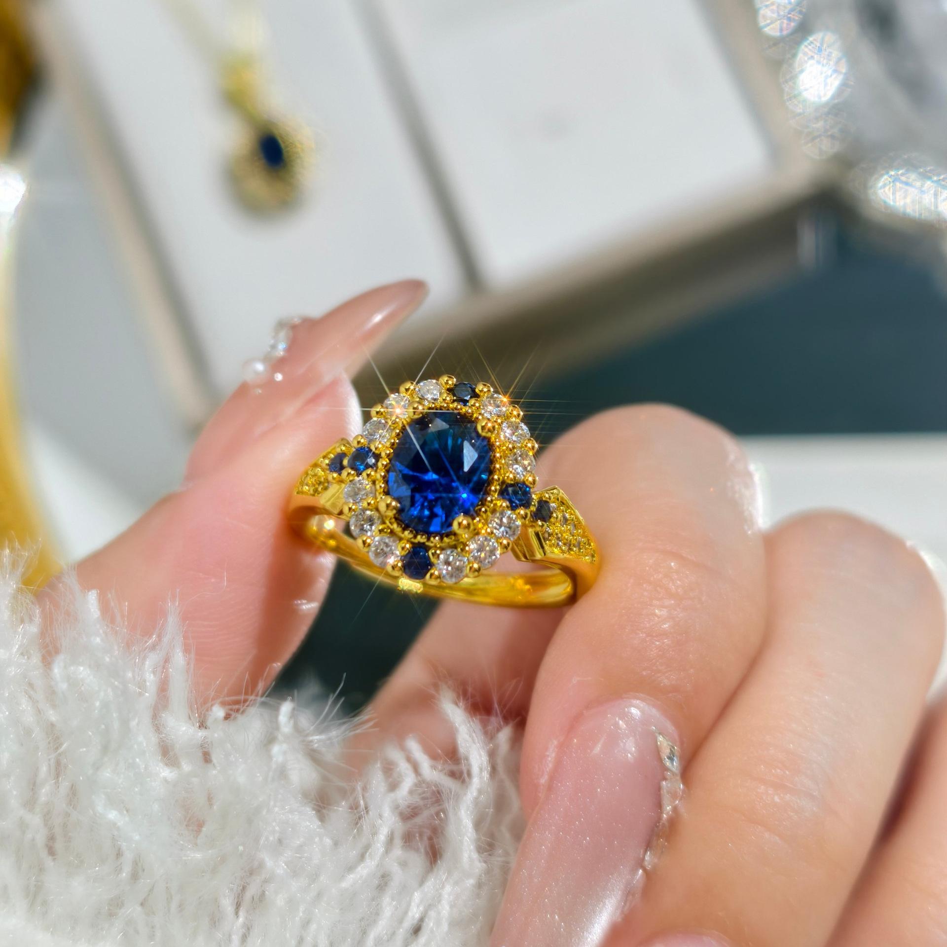 Zarte Goldfarbe Vollständig mit Zirkonia besetzte Anhänger-Halskette Ring Ohrringe Damen Temperament Hochzeitsaccessoires Trendige Schmucksets white