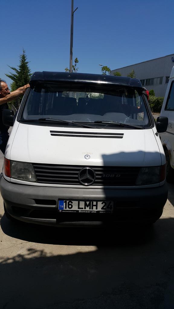 Visor On the Windshield (black Gloss, 5mm) for Mercedes Vito W638 1996-2003