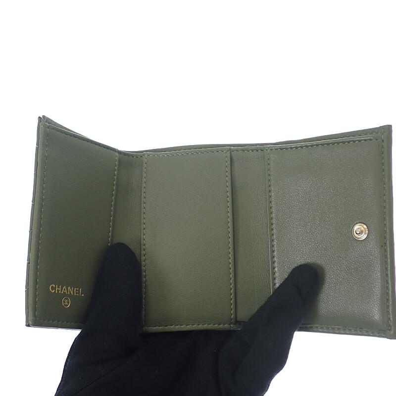 CHANEL  AP0230-Y04059-NZG82 Tri-fold wallet khaki lambskin Women