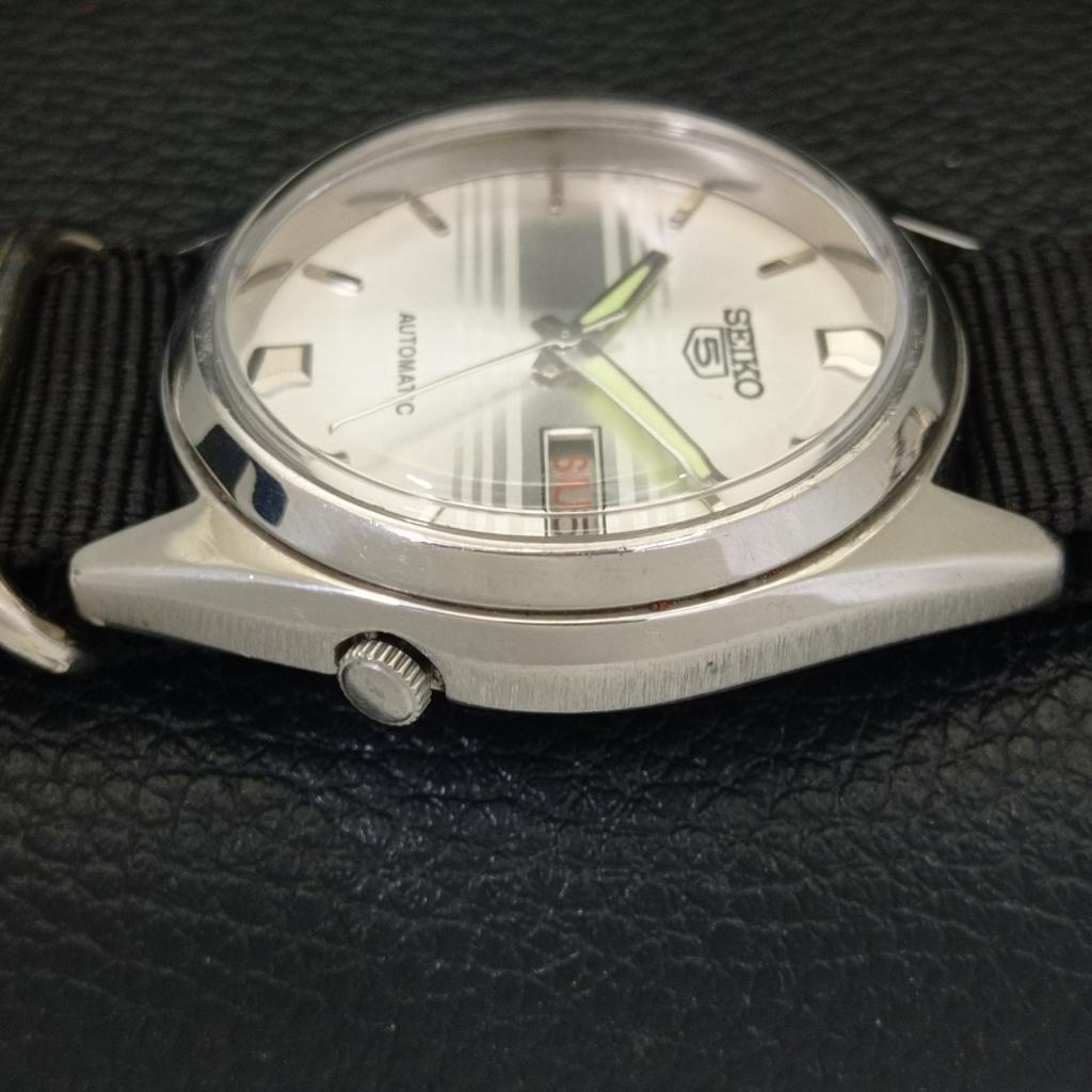 VINTAGE SEIKO 5 AUTOMATIC 7009A JAPAN MENS SILVER COLOR DIAL WATCH a701260-5 R206a-a701260