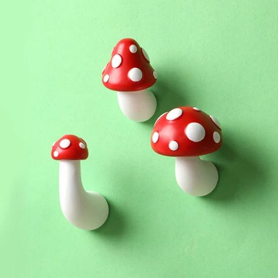 3D Red Mushroom Refrigerator Sticker Standing Sitting Hug Cartoon Refrigerator Decorative Magnetic Sticker Resin Gift