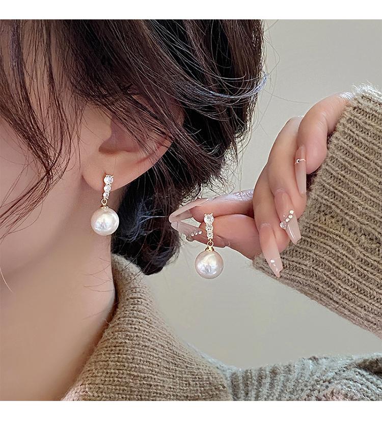 French Pearl Earrings with Light Luxury and High-End Feel, Age Reducing Earrings S925 Silver Needle