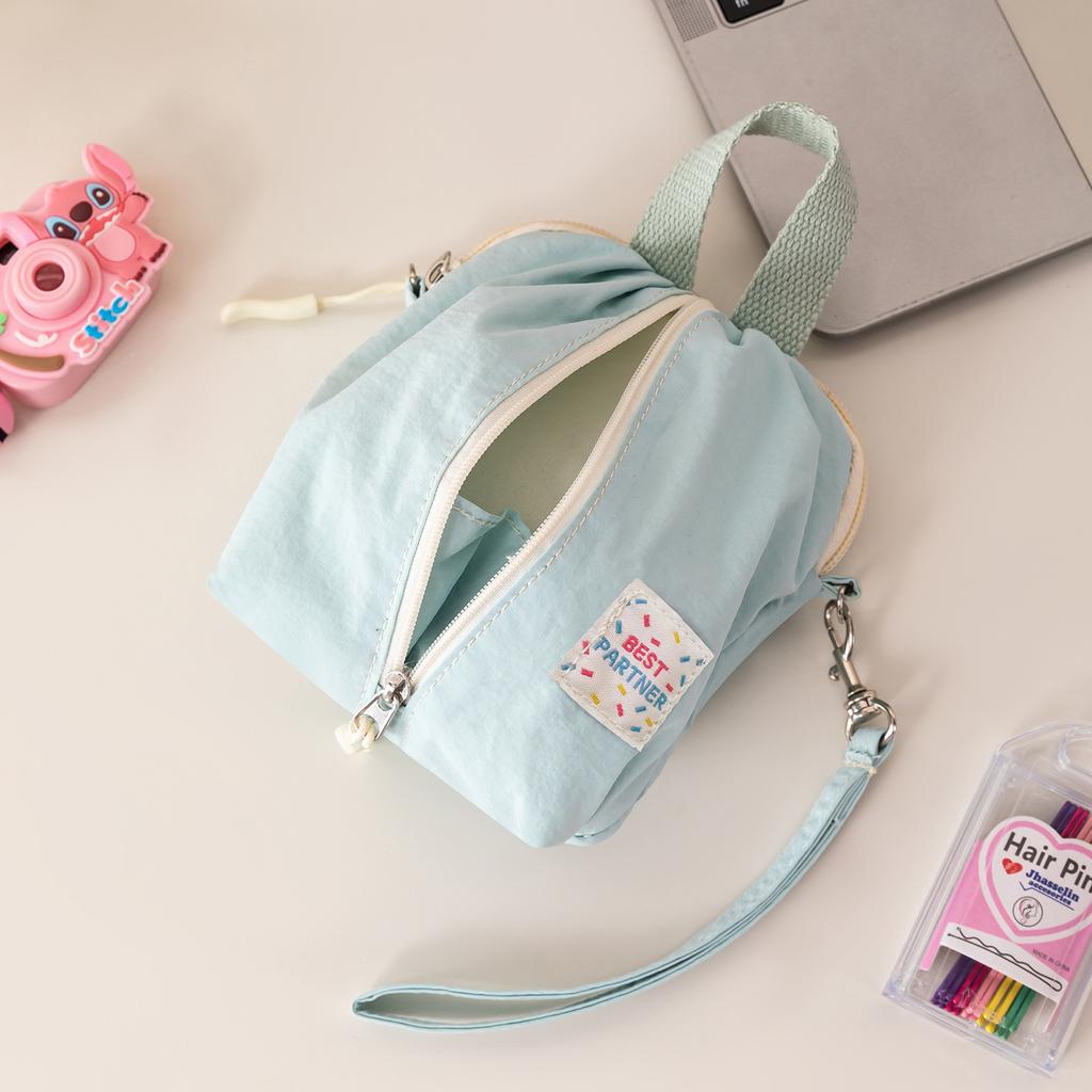 Portable Sanitary Napkin Storage Pouch Hand-held Makeup Bag Sanitary Pad Bag Cosmetics Organizer Travel Organizers Toiletry Bag