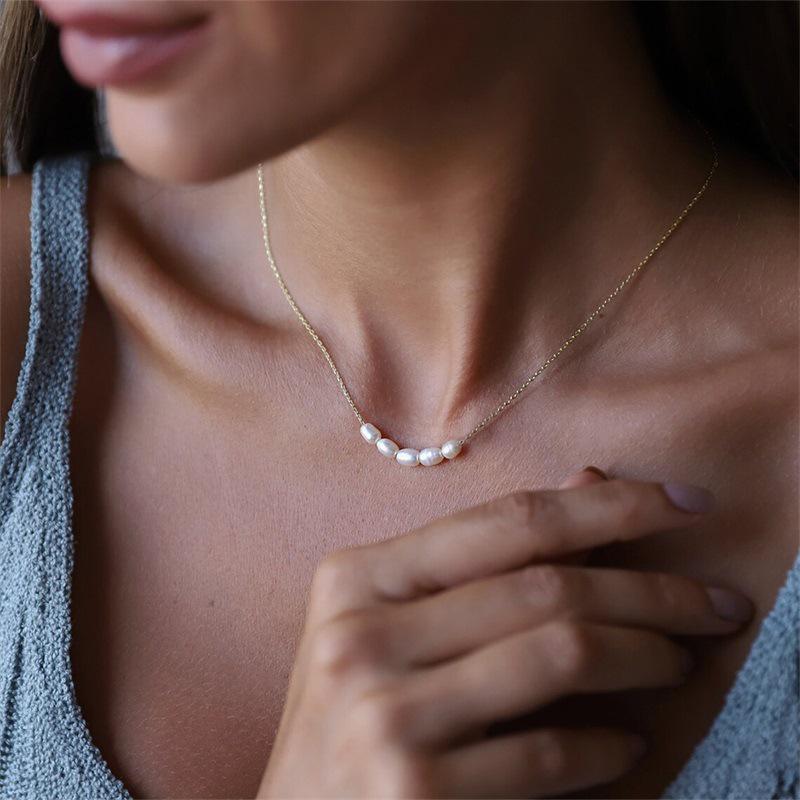 Elegant Freshwater Pearl Necklace with 14K Plated Titanium Steel Clavicle Chain - Versatile Design for Women