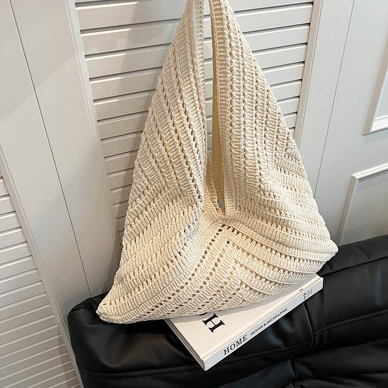 

Осенняя плетеная сумка женская 2025 новая большая вместительная повседневная вязаная пляжная сумка повседневная нишевая ретро сумка подмышку