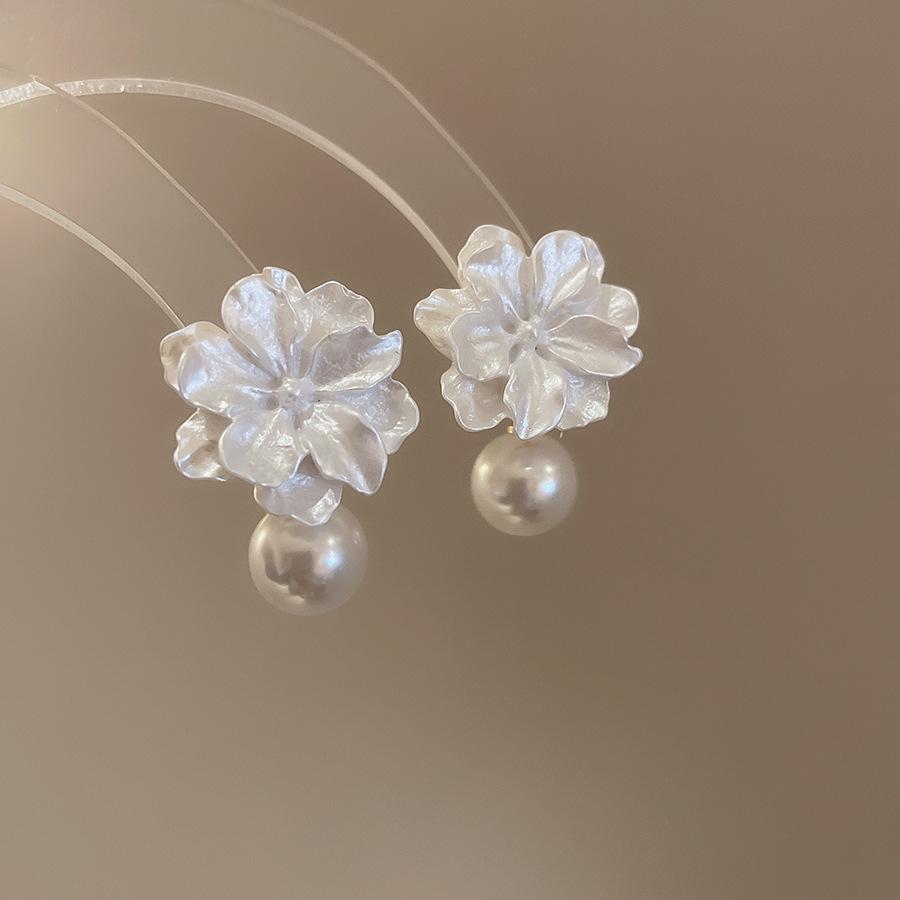 Elegant Pearl Petal Tassel Earrings - High-End, Versatile Design with a Touch of Luxury