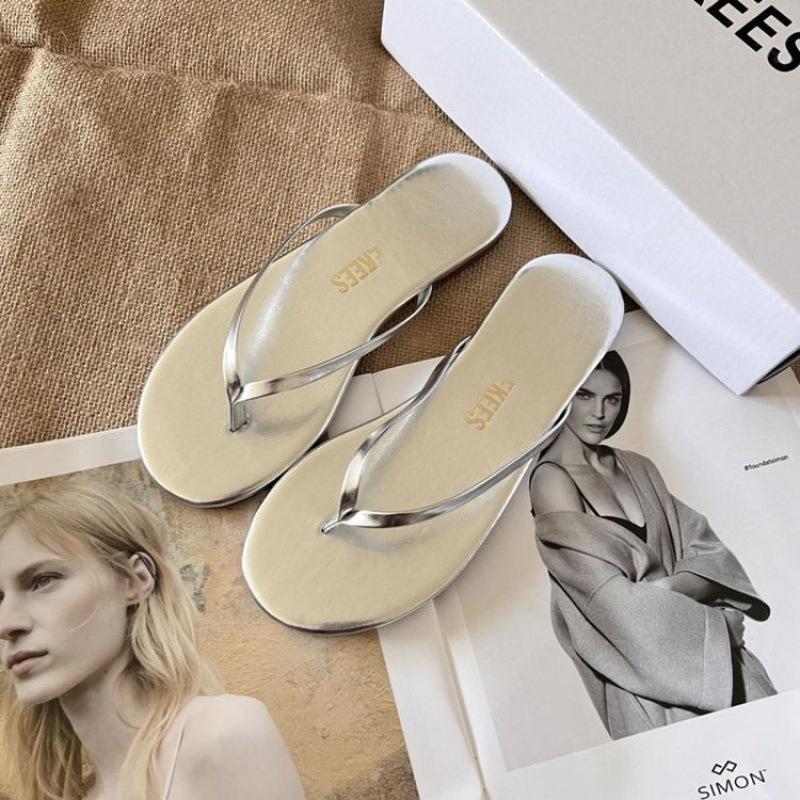 

2025 summer minimalist flip-flops, soft and comfortable flat-bottomed slippers, casual real soft leather sandals 40