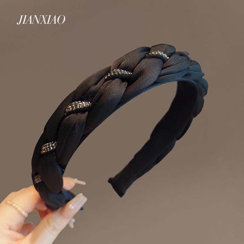 

Элегантный черный плетеный ободок со стразами: Универсальный аксессуар для волос с широким краем
