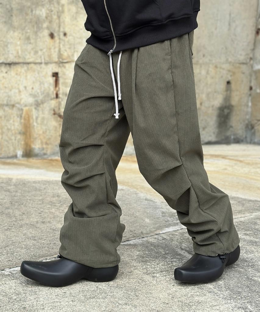 Keullako Corduroy Parachute Wide Balloon Pants (Khaki)