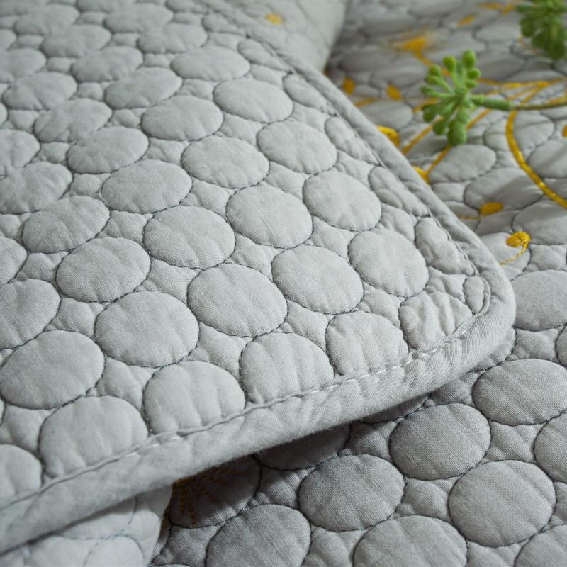 New Sijitong Fabric Cotton Quilted Embroidered Sofa Cushion Chinese Simple Double-sided Leather Sofa Cushion Towel