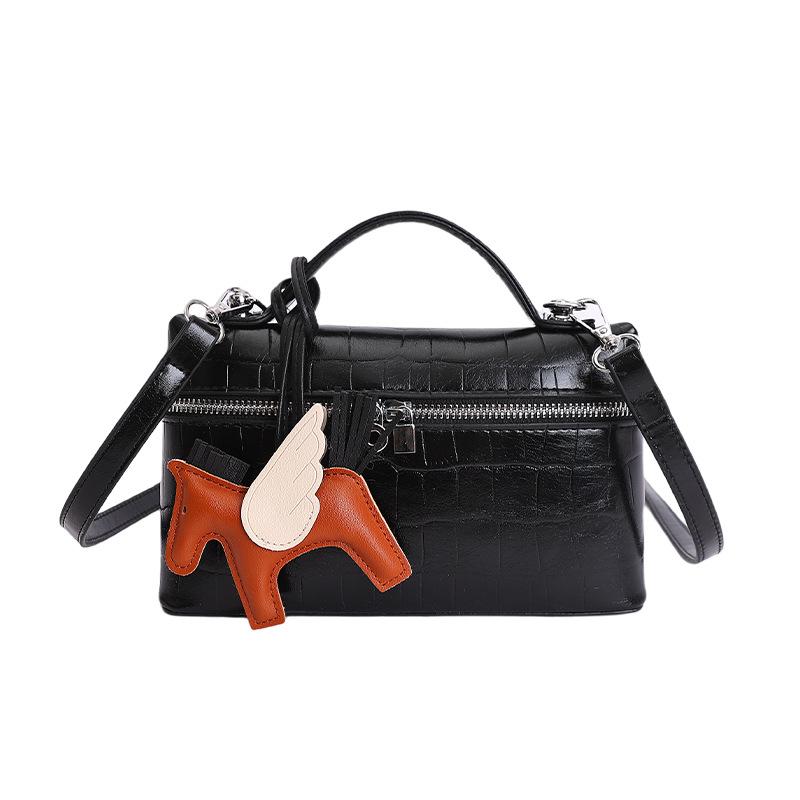 

Han simple portable box bag women s 2026 spring new fashion personalized shoulder messenger bag without pendant чорний