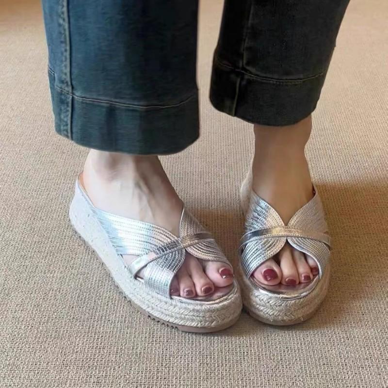 Straw Thick-bottomed Wedge Slippers Women's One-character Slippers Summer New Round-headed Open-toed Mid-heeled Cool Slippers