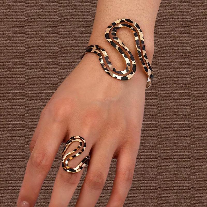 

Двойной S-образный браслет-кольцо с леопардовым принтом и полым узором, летний, змеевидный, с регулировкой размера цветной печати леопарда