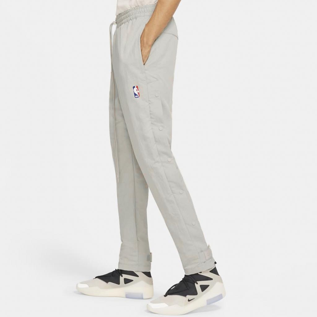 Nike Pantaloni de încălzire din nailon X Fear of God Pantaloni bărbați șiruri cremă CU4684-271