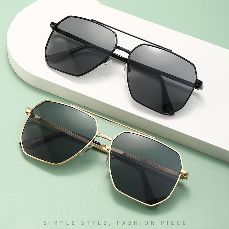 New Sunglasses Luxury Brand Design Fashionable Women Sunglasses Retro Men Uv Resistant Toad Mirrors Driving Fishing Sunglasses