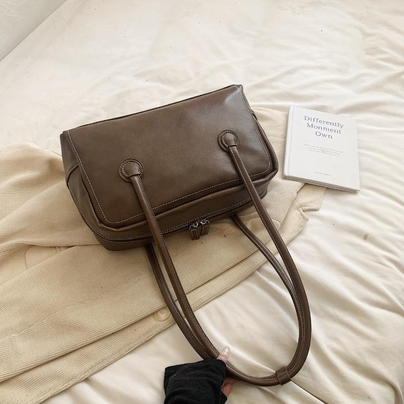 Small and simple square bag for women  casual shoulder bag for armpit manual  crossbody  new for autumn and winter