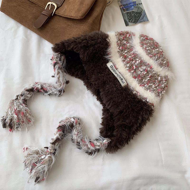 Maillard wool hat for women with small faces, winter braids, thickened warm ear protection and cold protection, versatile plush knitted hat