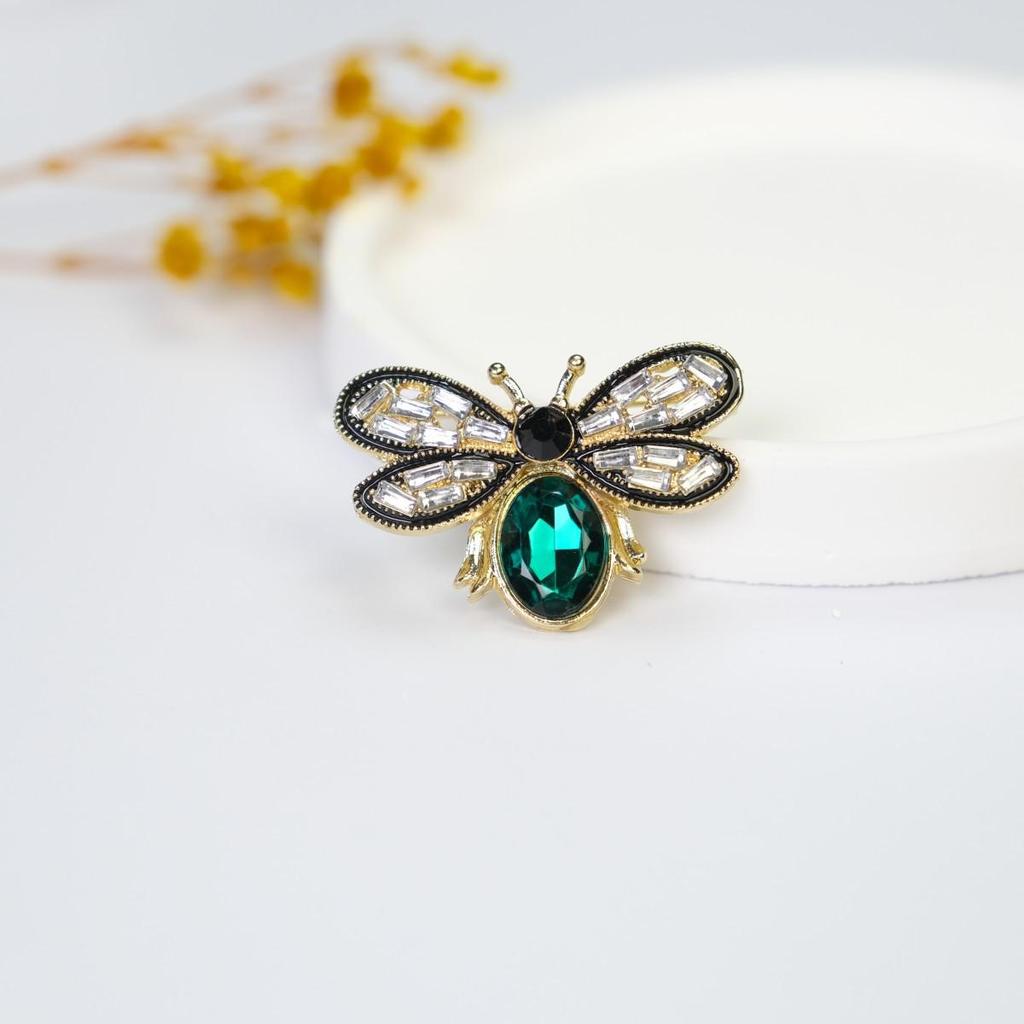 Elegante kleine Bienenbrosche: High-End Korsage & Anti-Garderobenpannen-Nadel für Pullover, Anzüge, Kleider und Abendgarderobe