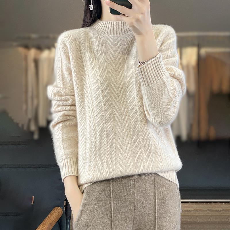2025 Autumn/Winter Women's Loose Warm Knit Pullover with Half-High Neck and Raglan Sleeves in Korean Style