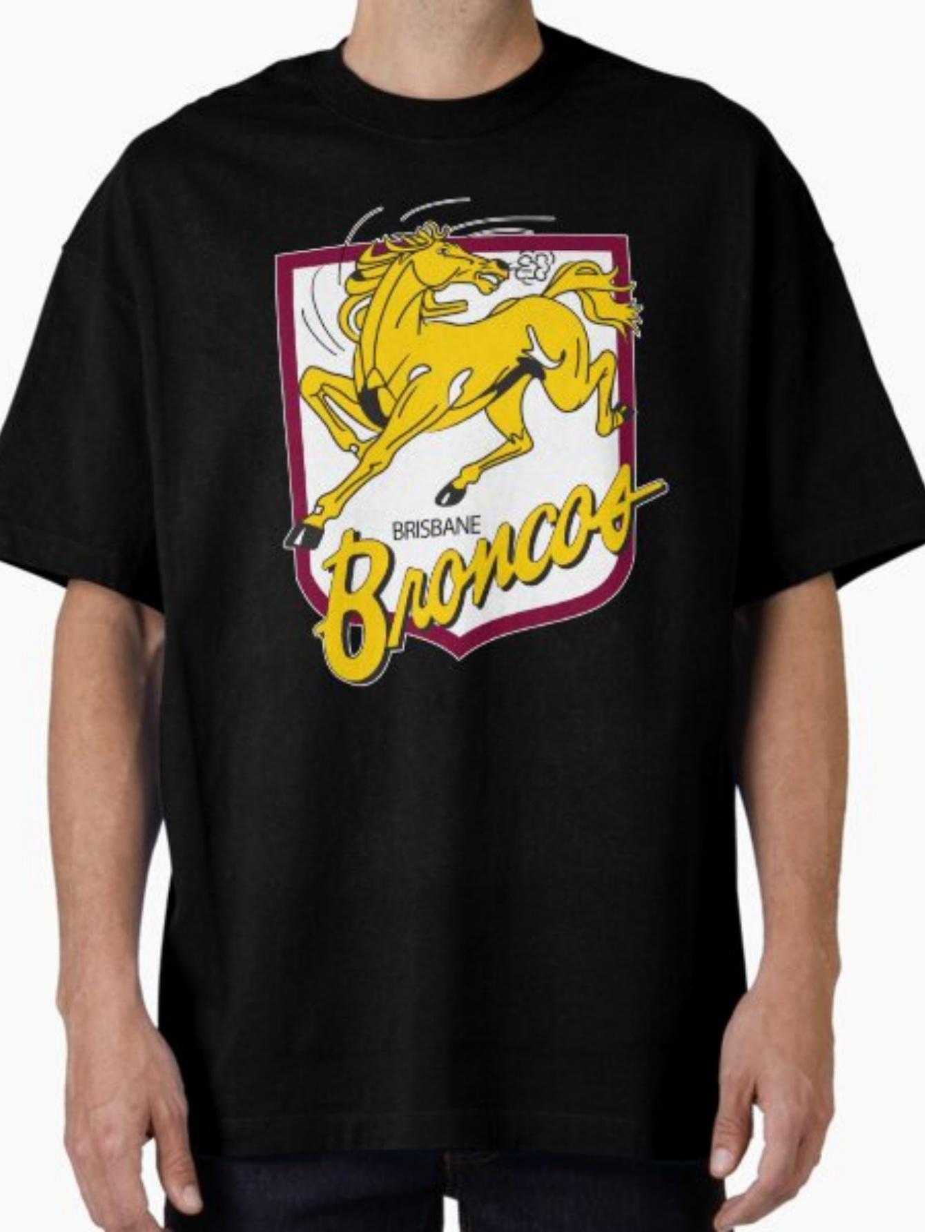 

Men s Brisbane Club Men s Bold Logo & Geometric T-Shirt - Relaxed Crew Neck Short Sleeve S