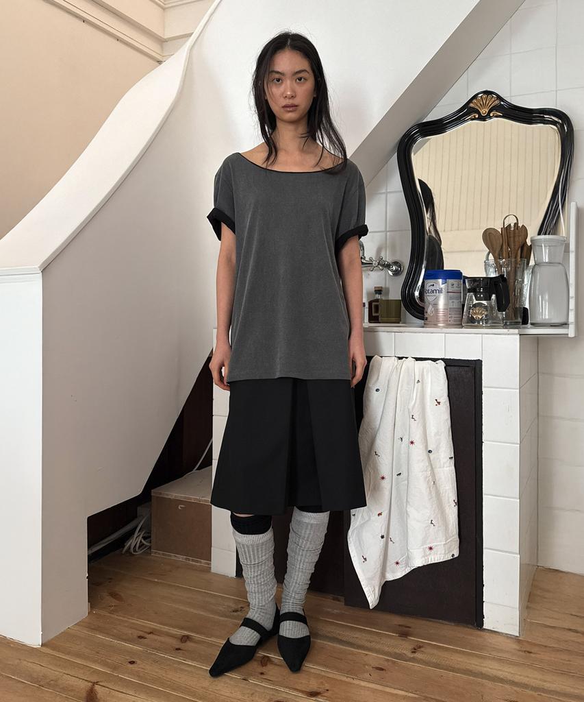 Daiaegeuneol Cutting Layered Tee (Dark Grey)
