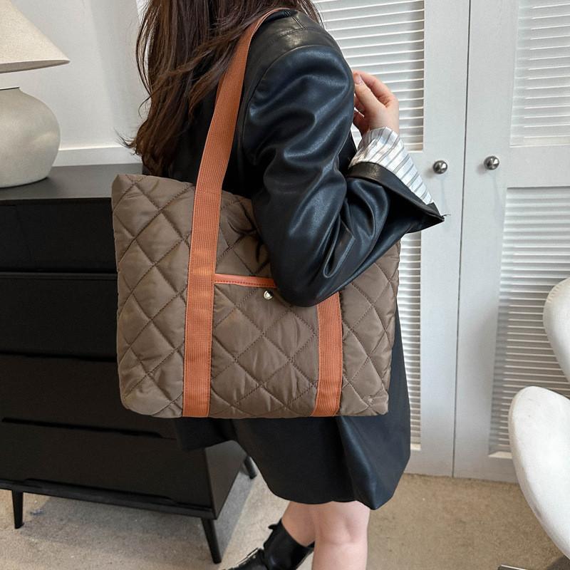 Urban Minimalist Fashionable Large Tote Bag For Women In Trendy Plaid Design Multiple Colors Available