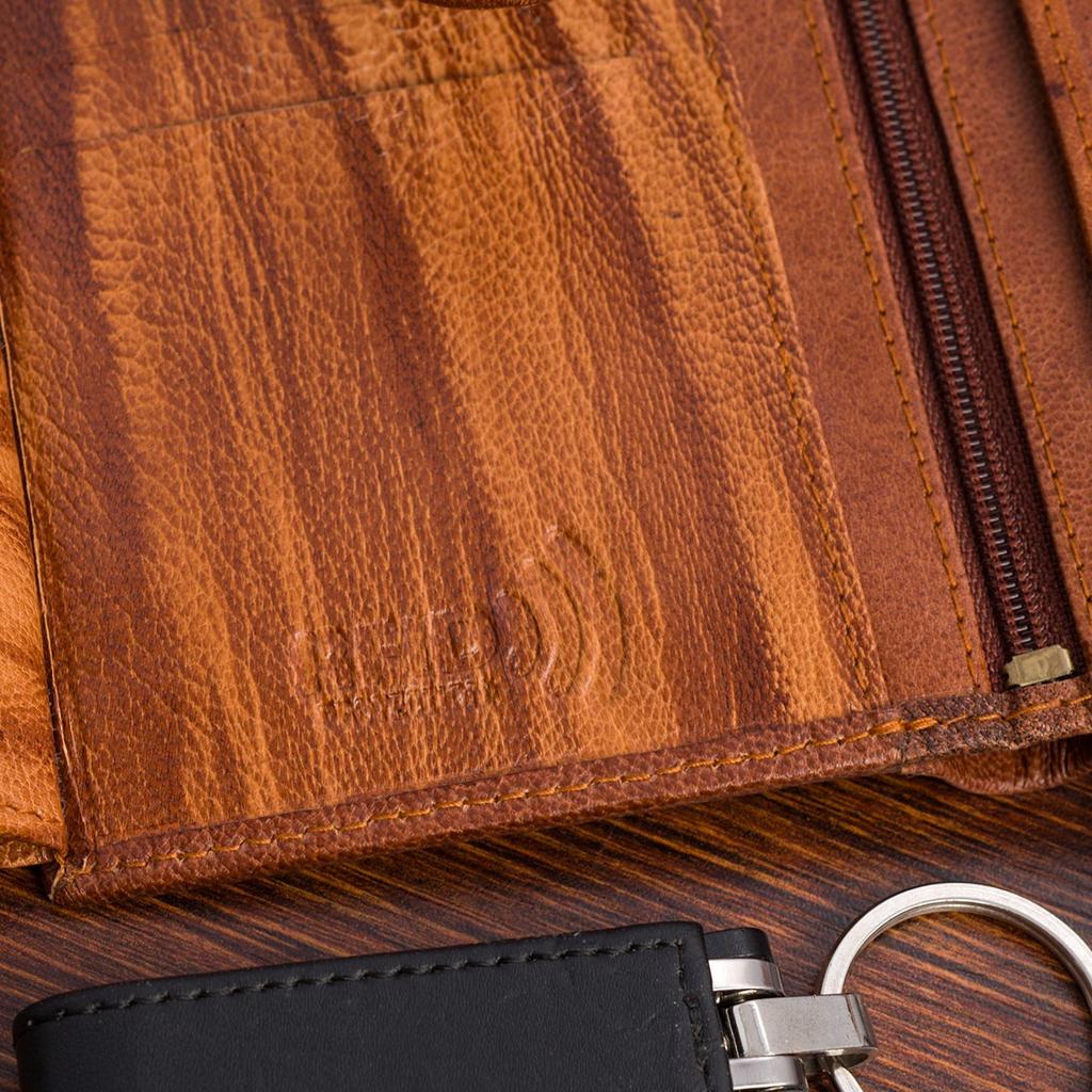 Classic Vertical Brown Leather Men's Wallet RFiD Beltimore D36