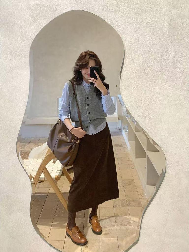 Women's Coffee-Colored Retro Corduroy Skirt - French Autumn/Winter 2025 Design
