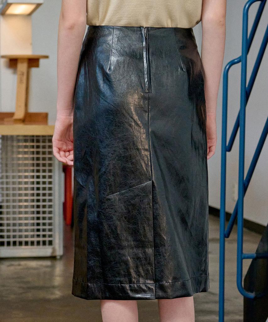 Awi Fake Leather H-Line Skirt_Black