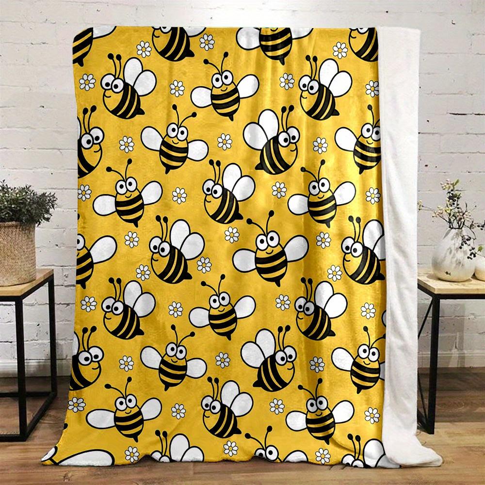 Cozy Bee-Themed Flannel Throw Blanket - Soft, Reversible, All-Season Comfort for Bed, Sofa, Camping & Travel - Machine Washable