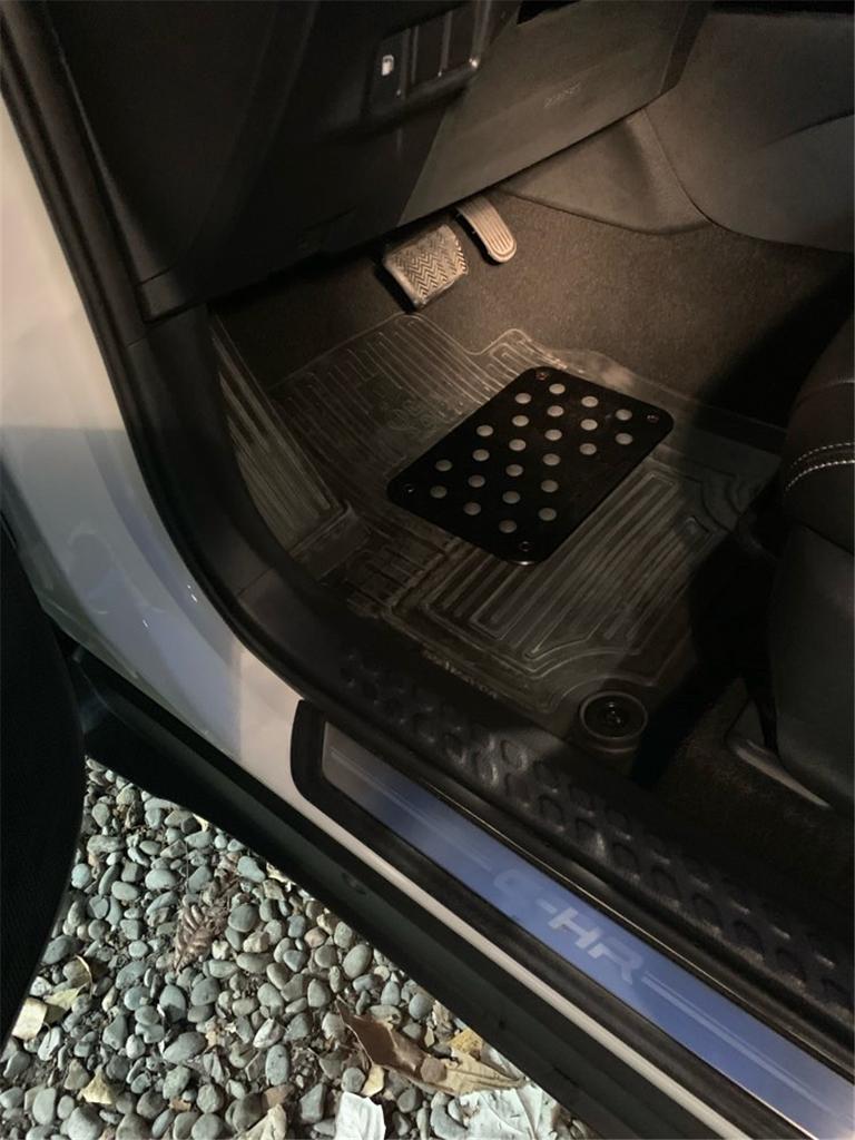 Universal Car Aluminum Alloy Non-slip Environmental Rubber Heel Plate Pedal Mat