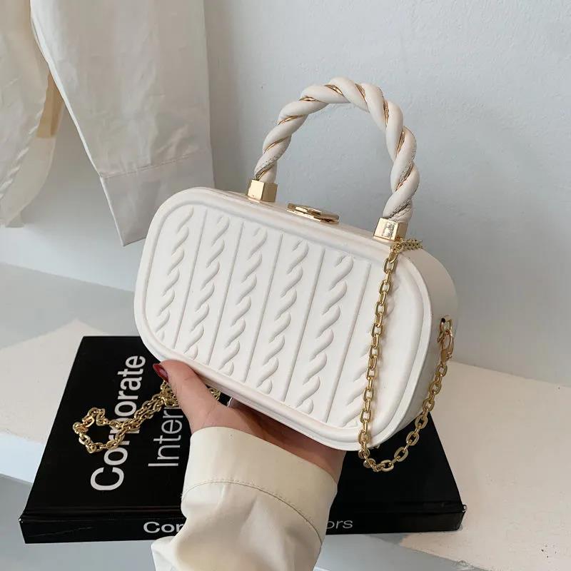 Женская винтажная сумка на одно плечо — фото 15