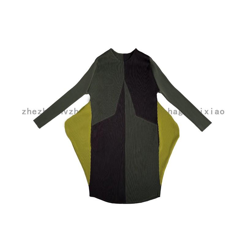 Elegant Pleated Long Sleeve Dress With Lotus Koi Print Irregular Hem U-Neck Comfortable Fit Daily Wear Green