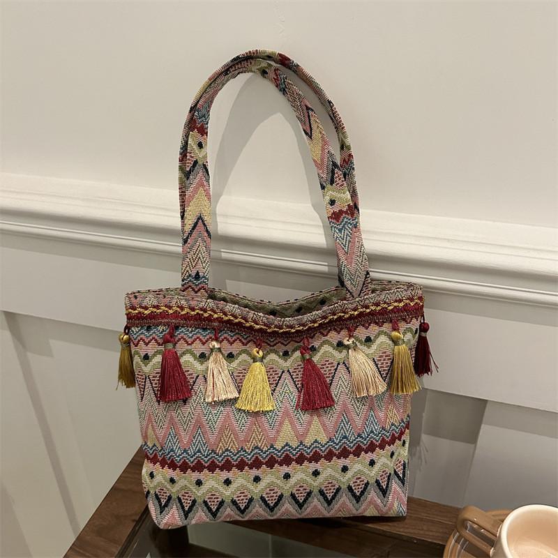Artistic Chinese Style Woven Underarm Bag With Dual Straps For Office And Travel