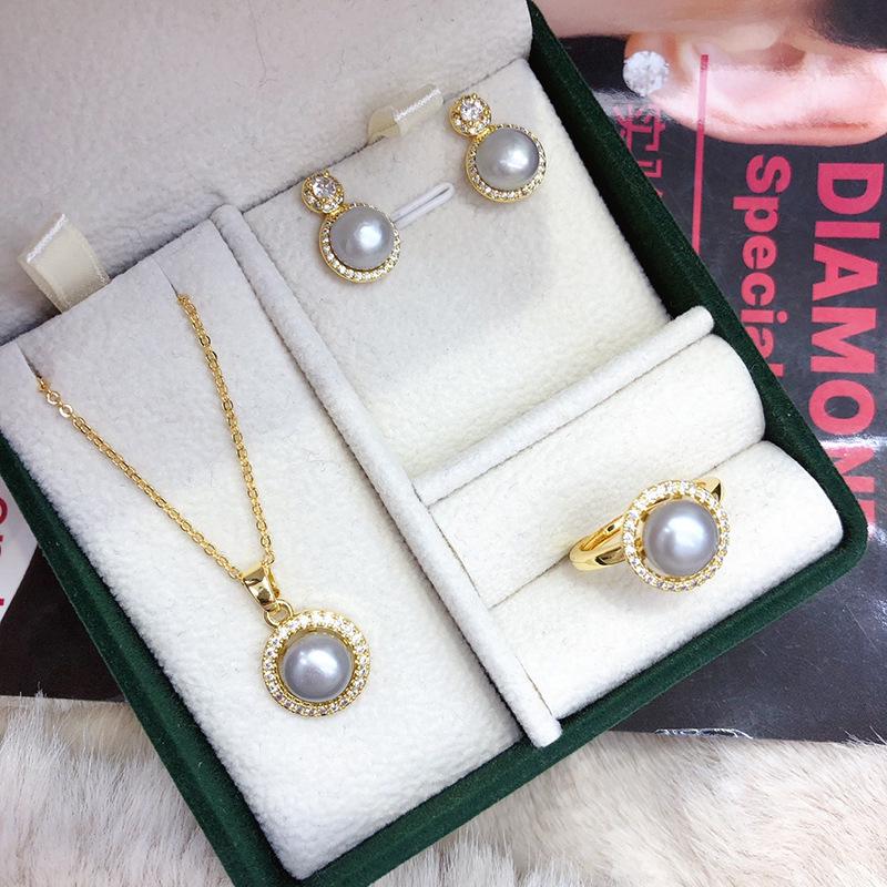 Princess Diana-Inspired Freshwater Pearl Necklace Set - Three-Piece Elegant Pearl Jewelry for Women