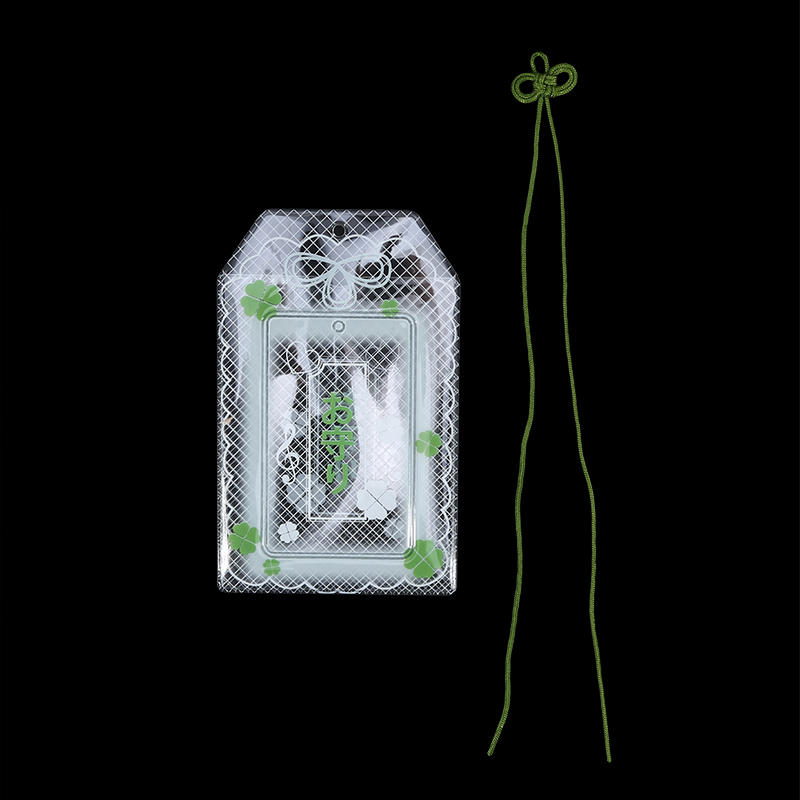 

Korean Imperial Guard Series Fashionable Versatile Cute Clover PVC Card Cover Thickened Small Card Storage Display Pendant Clip зелений