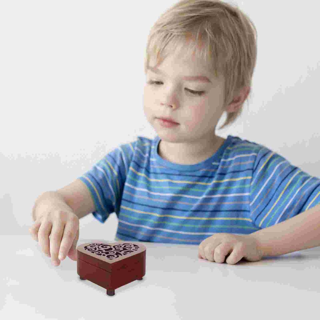 Wooden Music Box Kit Heart Shaped Case Vintage Wind Up Mechanism Office Boxes Puzzle Prop Decorative Birthday Gift Women