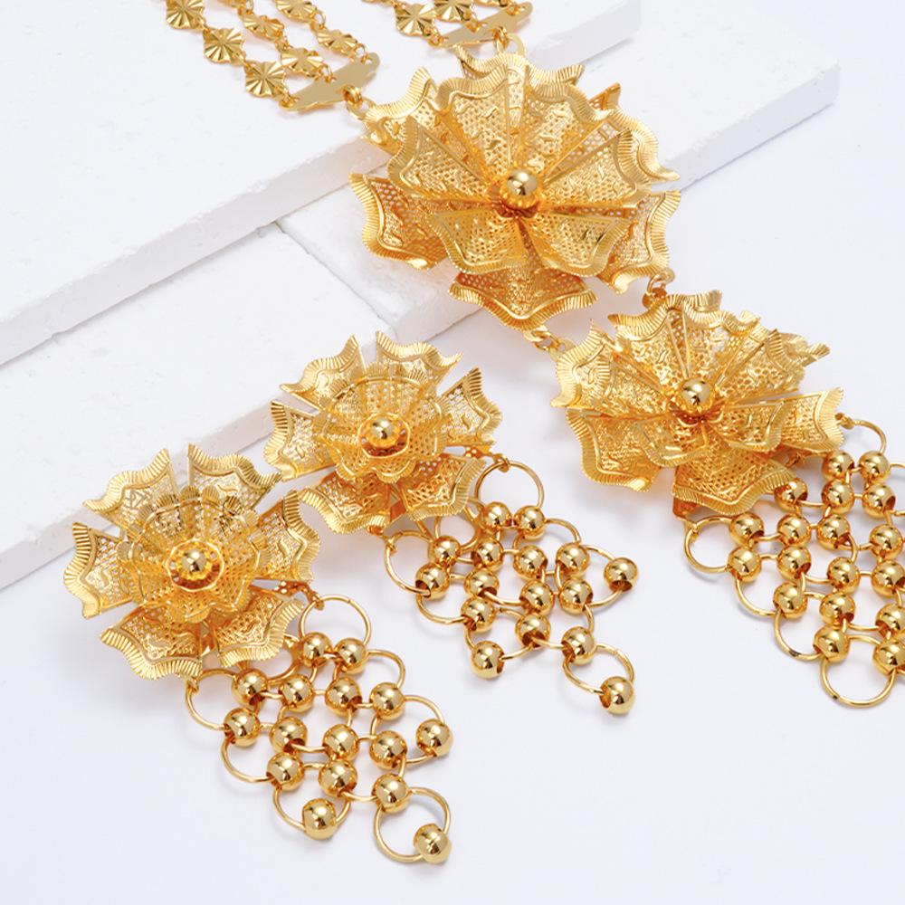 Dubai Gilded Flower Necklace & Earring Set with Ethnic Retro Court Style for Weddings and Banquets