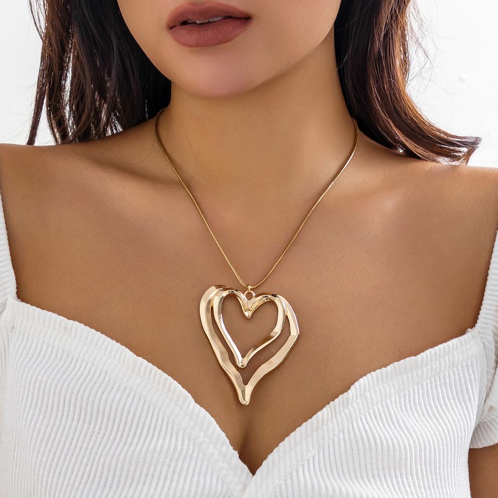 Exaggerated Big Hollow Out Heart Pendants Necklace for Women Trendy Ladies Accessories On Neck 2026 Fashion Jewelry Female Gifts