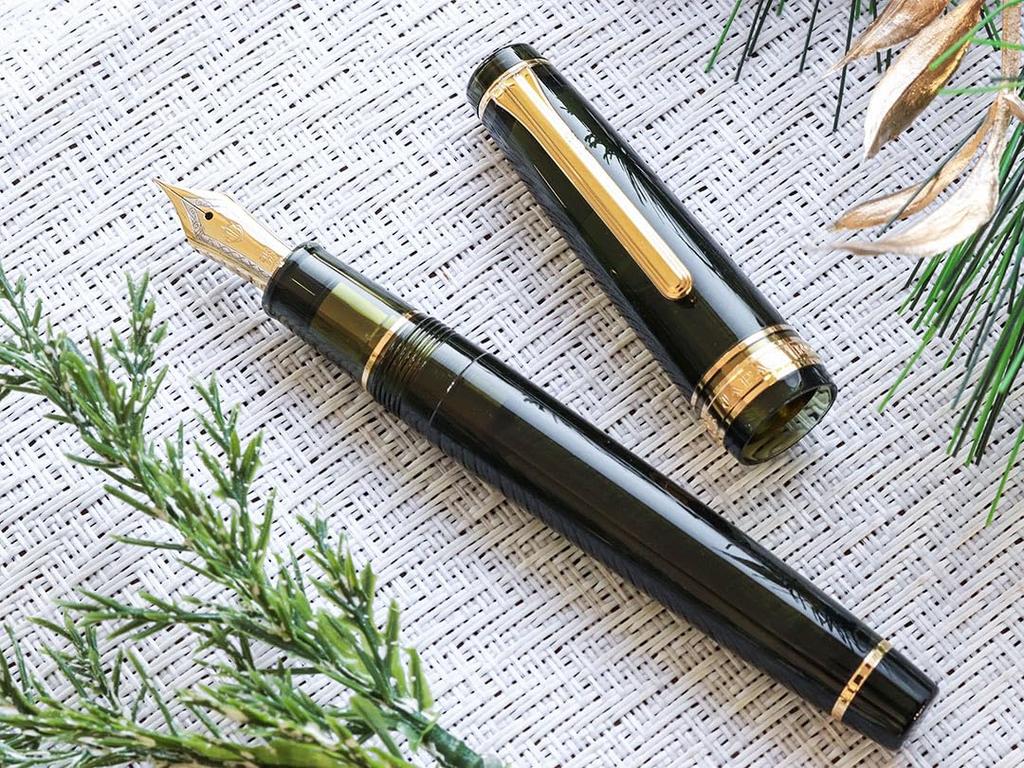 WANCHER Limited Edition SAILOR Original Professional Gear Champagne Dark Green 21K Gold Fountain Pen (Medium Nib)
