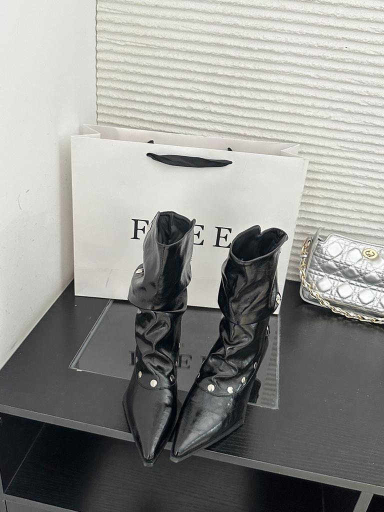 European and American style metal buckles are thin, piled up, pointed kittens and short boots